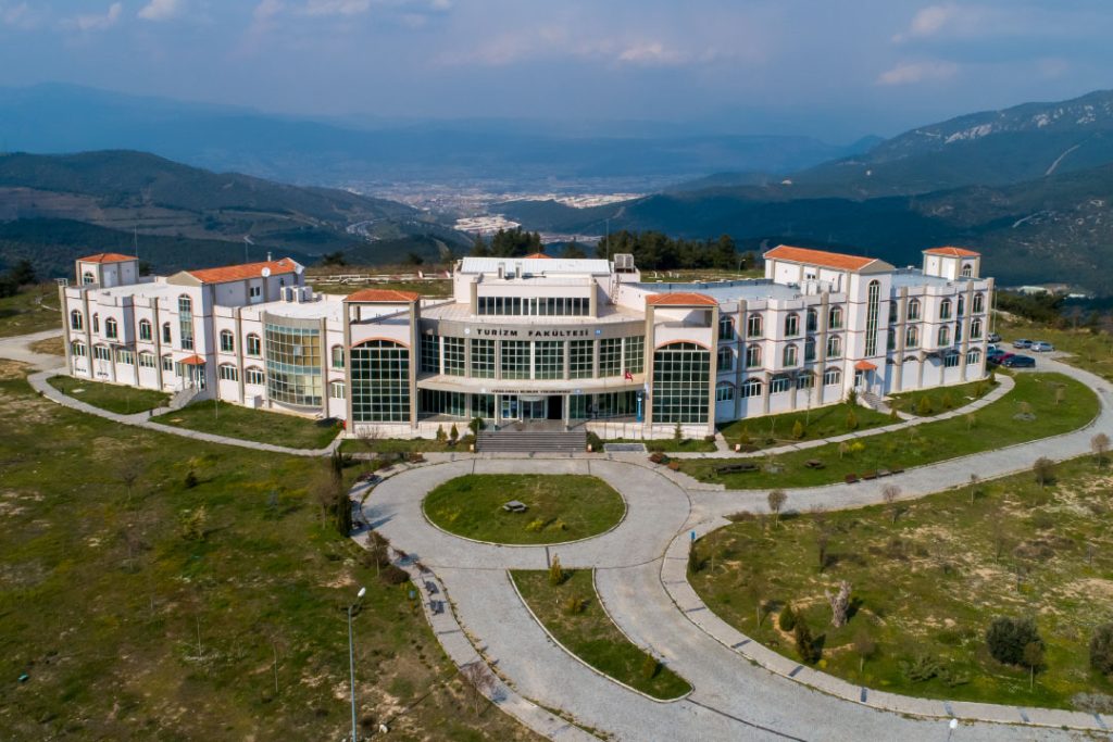 دانشگاه Dokuz Eylul
