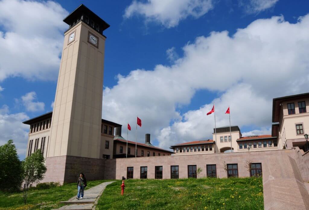 بهترین دانشگاه‌ ها برای تحصیل کارشناسی ارشد حقوق در ترکیه