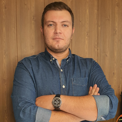 مهندس میلاد مقدم